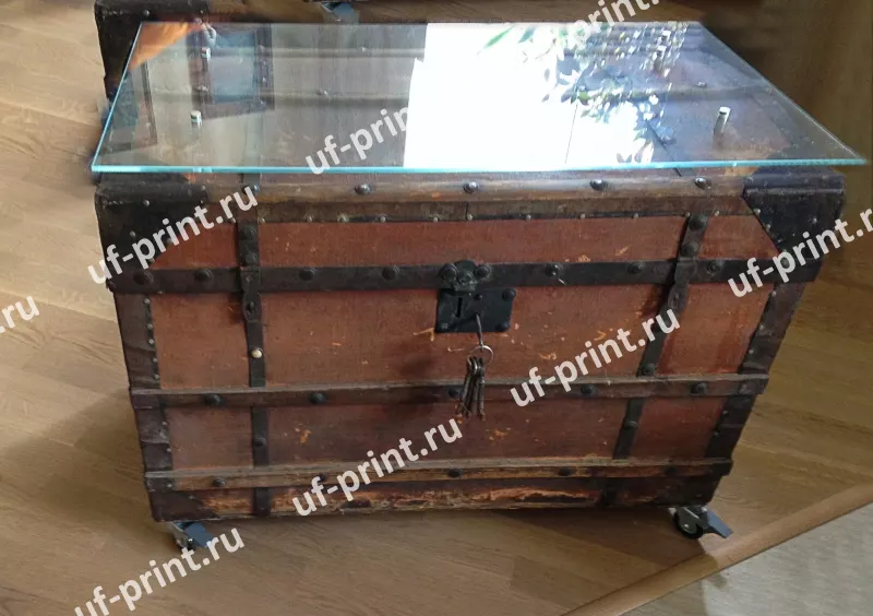 интерьерная печать на столе