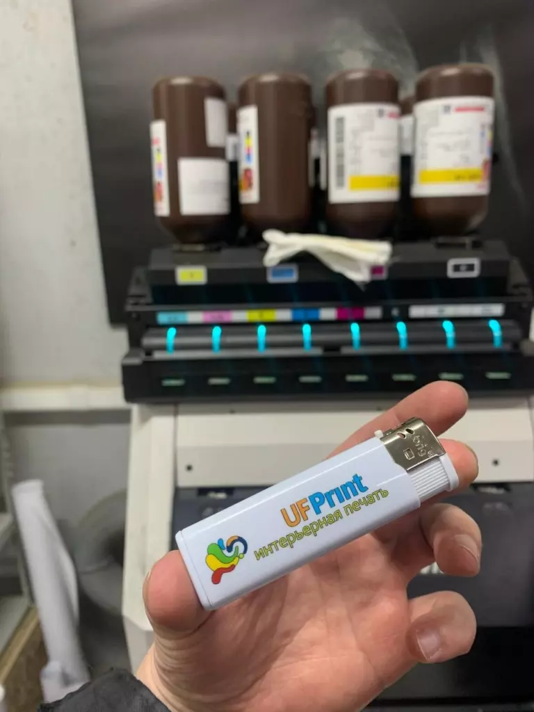 Печать на зажигалках — пример работы UF-Print 5